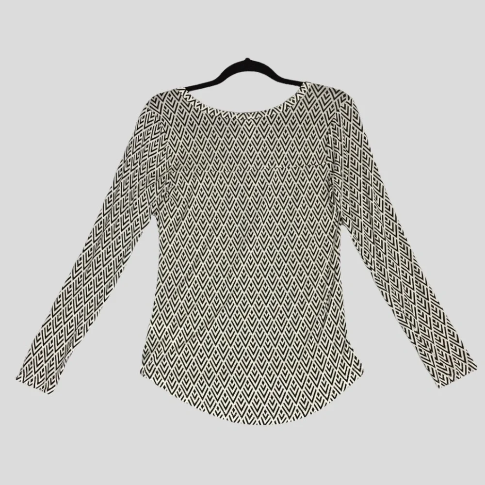 H&M Henley Womens Small Black and White V Neck Long Sleeve - Picture 2 of 9
